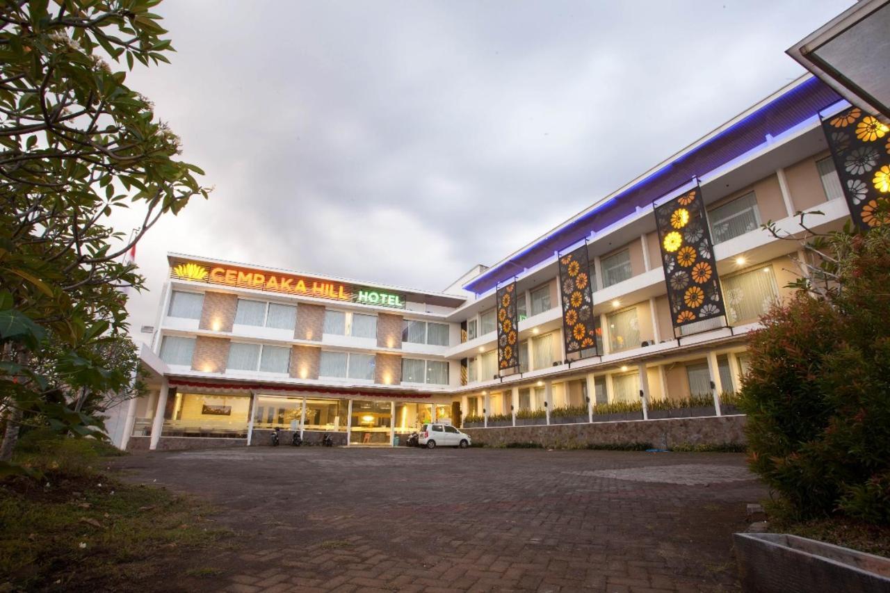 Neo Cempaka Hill Hotel Jember Exterior photo